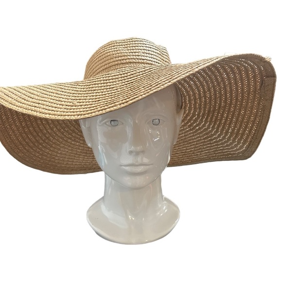 Accessories - Elegant Tan Wide-Brimmed Sun Hat